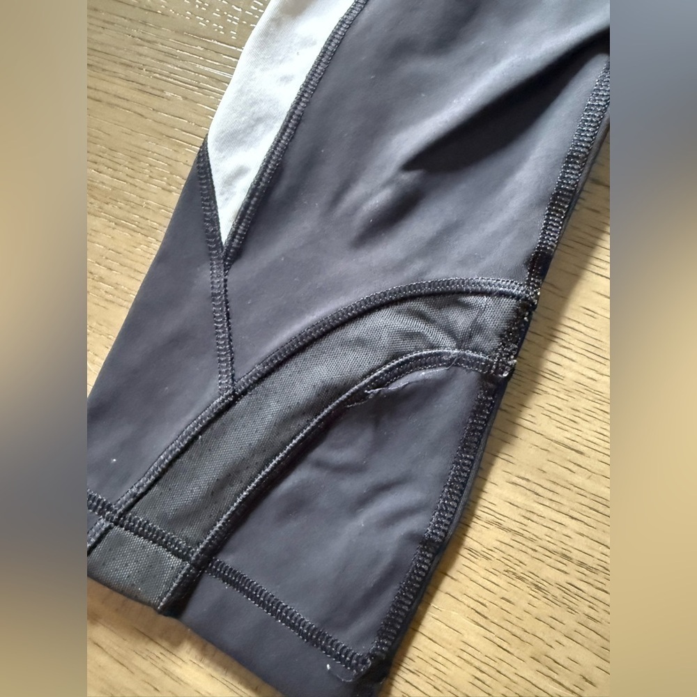 Lululemon Black and White Athletic Leggings - Picture 2 of 9